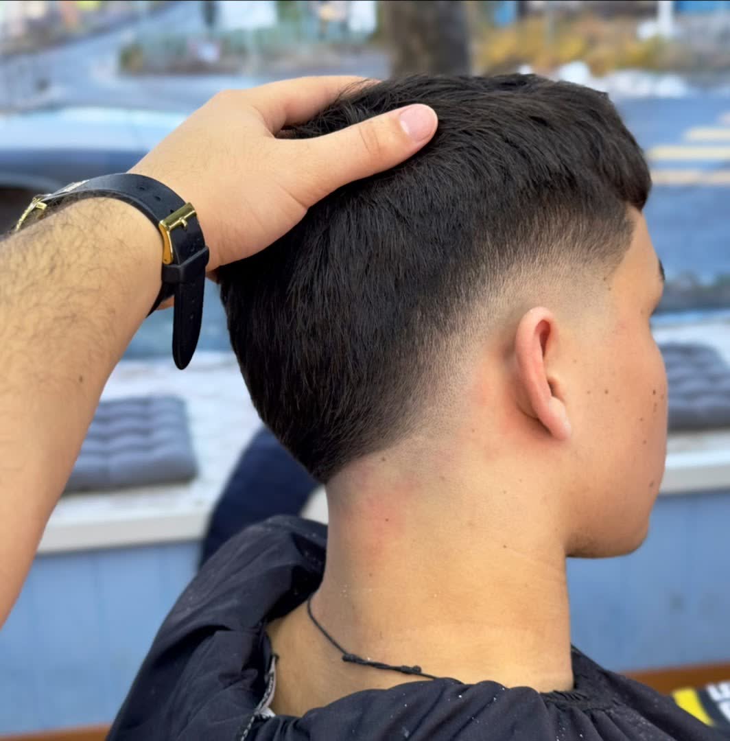 Frischer Fade, Aufnahme draussen vor dem Shop